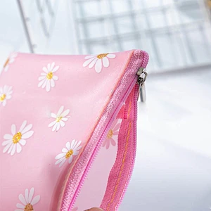 Masking Keeper bag Masking Storage Bag with clip to attach The little Daisy in the storage bag is lovely