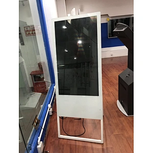 32 Inch Six Video Media AD Kiosk Digital Signage Advertising Player For Exhibition