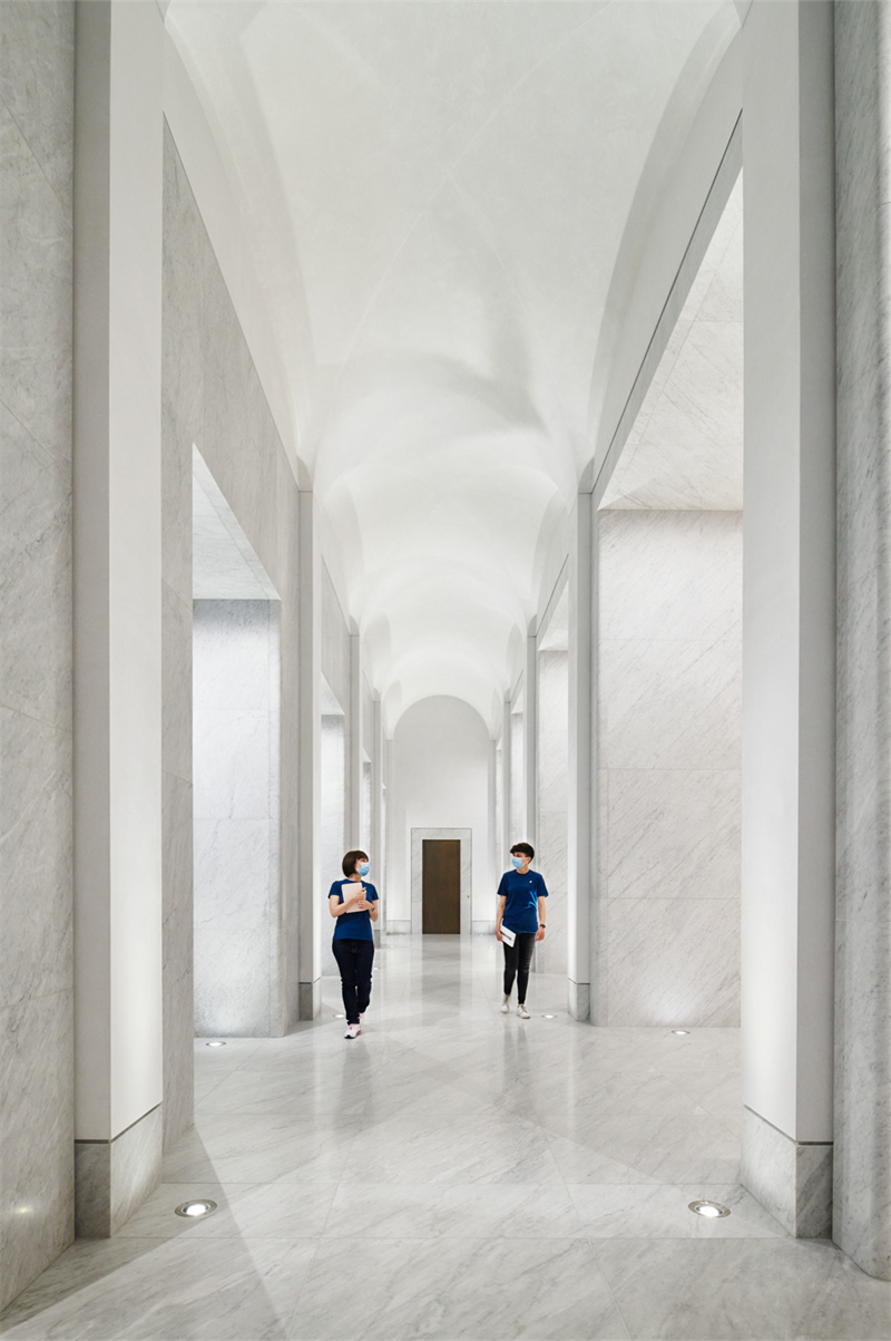 white marble wall tiles