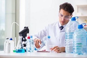 Measuring Solution Absorbance Comparison by UV-VIS Spectrometer