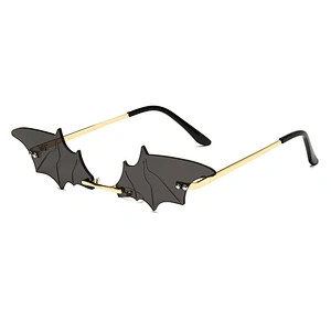 New individual butterfly sunglasses men and women in Europe and the United States trend dazzle color street shot sunglasses
