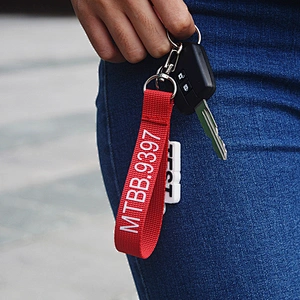 Guangzhou Factory high quality custom short wrist lanyard keychain