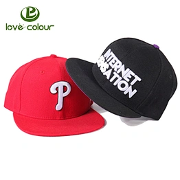 Low moq wholesale customized embroidered snapback hats