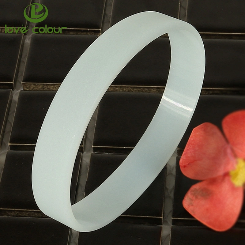 Silicone wristband band bracelet as a fashion accessory