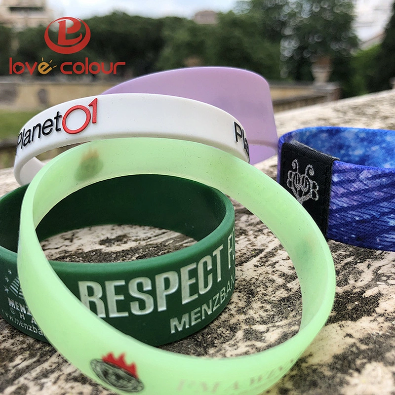 Flexible Soft stylish custom silicone bracelets for wholesale