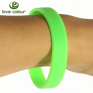 Fashion custom personalized rubber pure black silicone wristbands