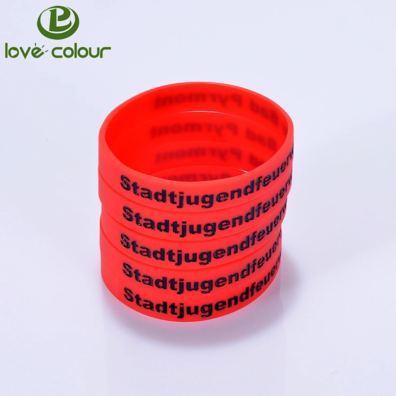 Wholesale custom bulk cheap silicone wirstband/debossed black logo silicone bracelet
