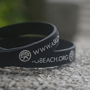 Cheap Custom Printing Silicon Embossed Wristbands/ Bracelet