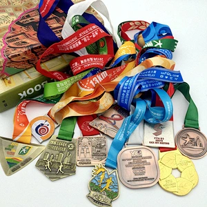 Souvenir Metal Sports Award Custom Medal Factory Wholesale Metal Golden Sports Medalions With Lanyard