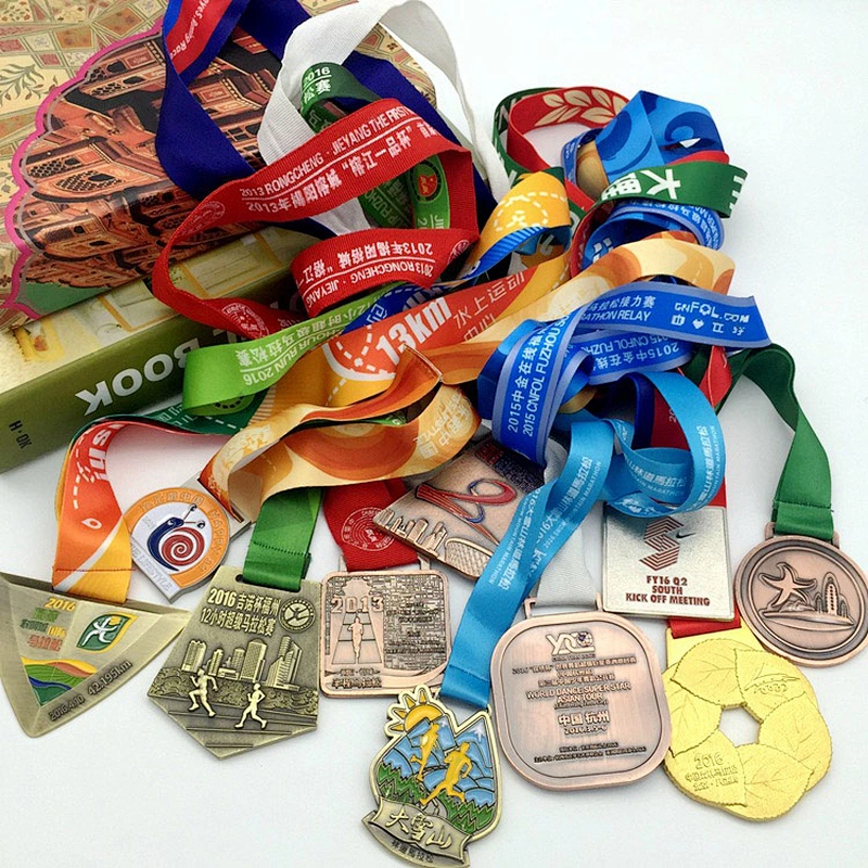 Souvenir Metal Sports Award Custom Medal Factory Wholesale Metal Golden Sports Medalions With Lanyard