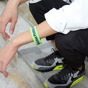 High quality cheap custom personalized silicone bracelets with your logo