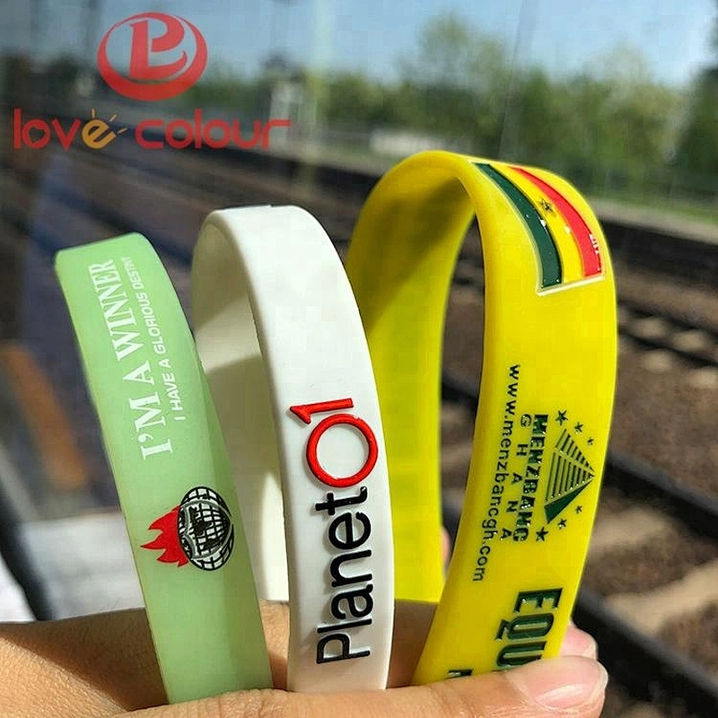 Fashional style sport customizable rubber wristband with logo