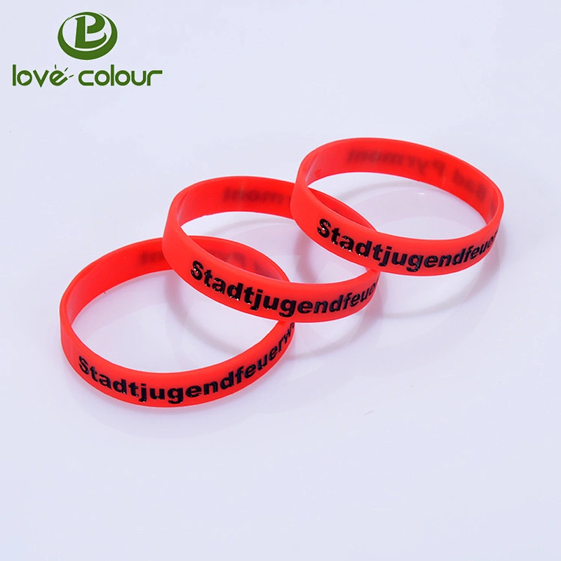 Wholesale custom bulk cheap silicone wirstband/debossed black logo silicone bracelet