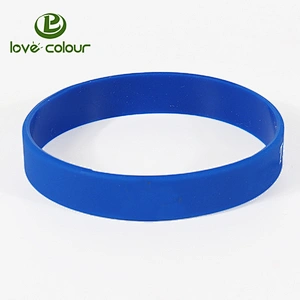 Factory Bulk Supply Custom Logo Silk Imprint Cool Silicone Wristband