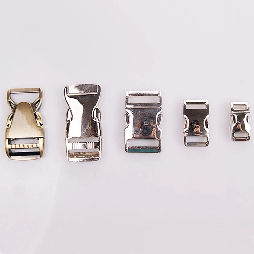 Bulk metal belt buckle for lanyard