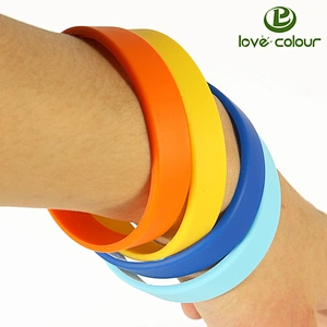 Custom different color rubber silicone band/silicone bracelet with company logo