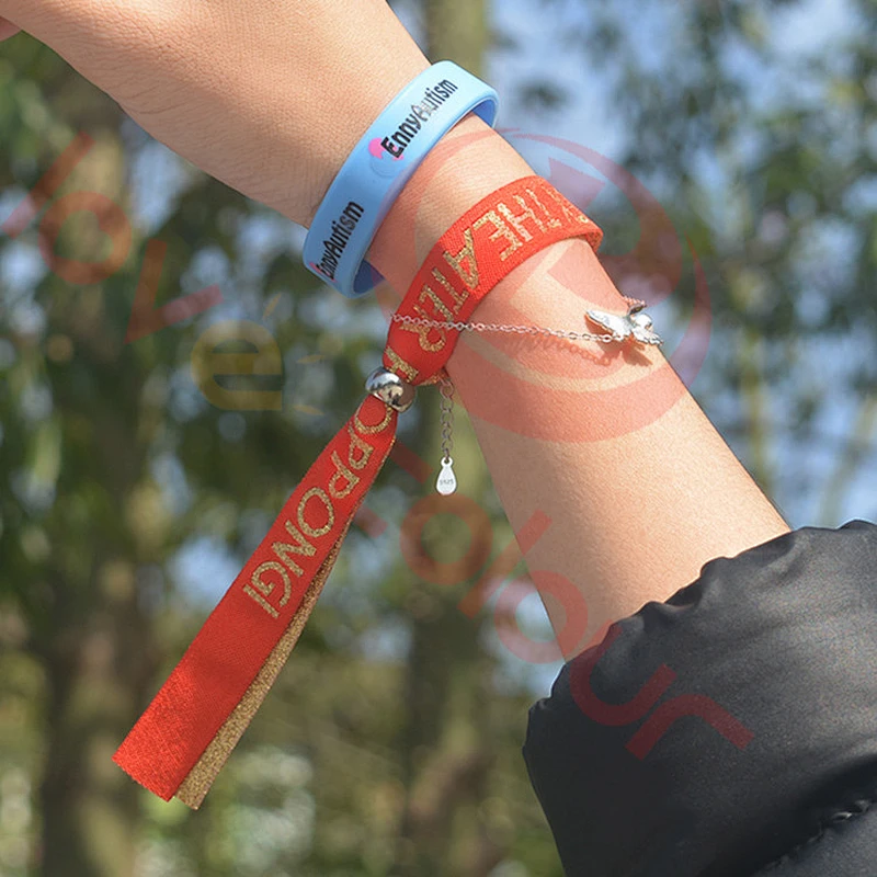 Factory professional custom cheap polyester wristbands/textile fabric bracelet