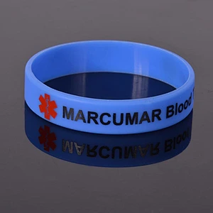 Custom new silicone hand band bracelet/silicone wristband with keyring