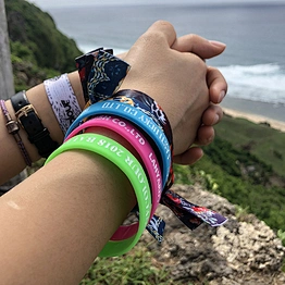 Factory Custom Colorful Silicone Rubber Bracelet Wristbands for Young and Adults
