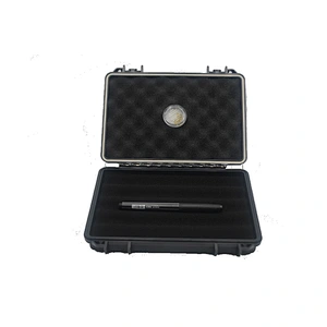 Hongqiang Five cigars in a portable humidor