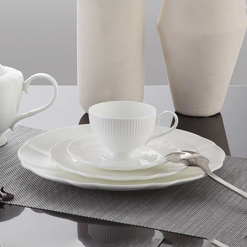 Hot selling western design white bone china porcelain coffee cup with saucer
