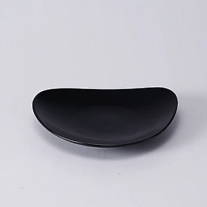 wholesale European glazed hotel triangle shape restaurant black dishes