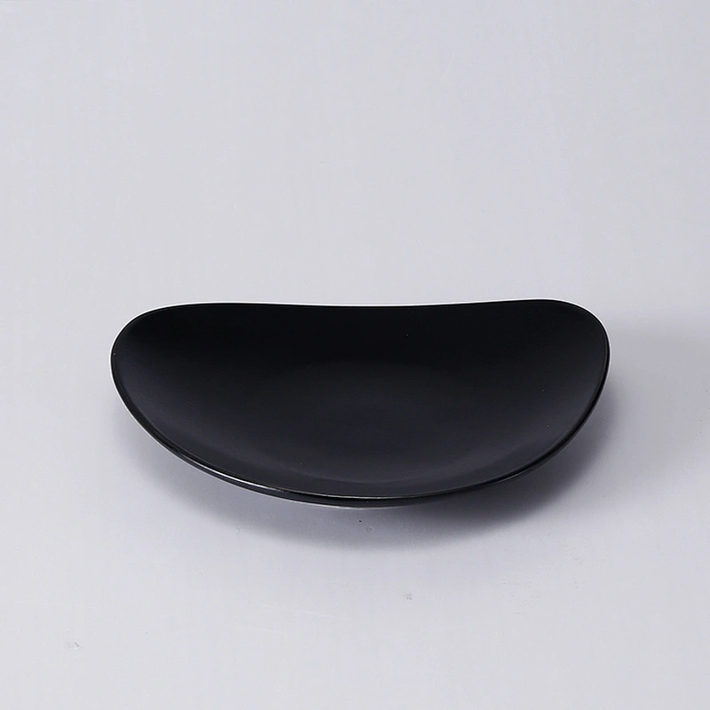 wholesale European glazed hotel triangle shape restaurant black dishes