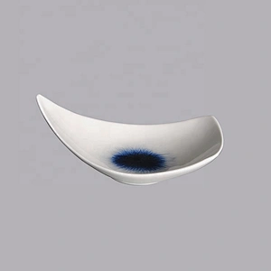 Wholesale restaurant hotel glazed porcelain ceramic japanese boat shape dessert plates