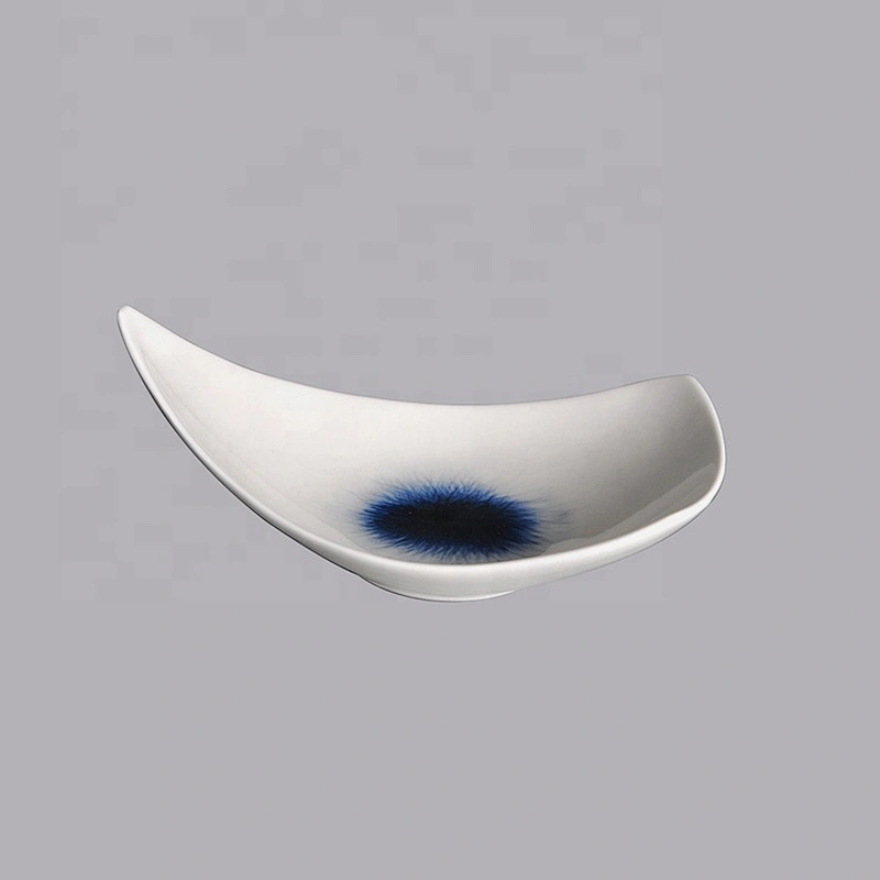 Wholesale restaurant hotel glazed porcelain ceramic japanese boat shape dessert plates