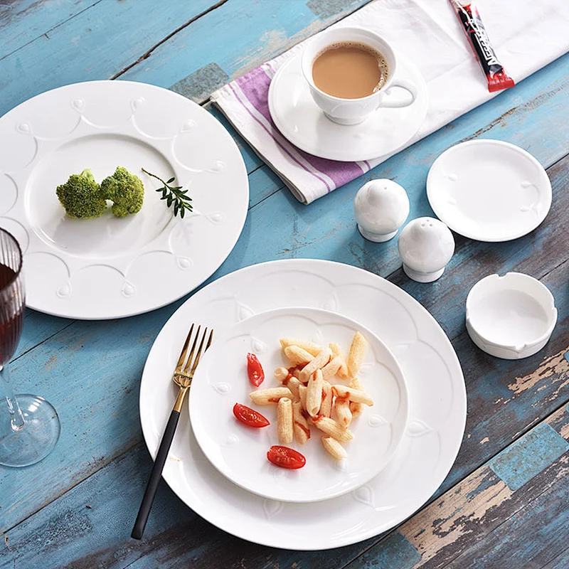 Wholesale Personalized Royal White Restaurant Bone China Tea Cups And Saucers