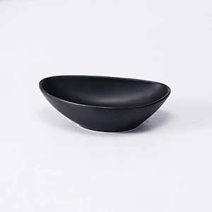 Wholesale black porcelain triangle shallow ceramic bowl