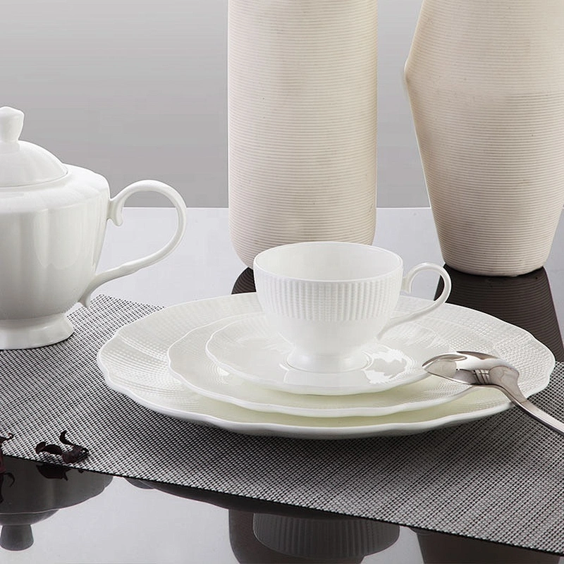 Wholesale White Crockery Bone China Restaurant Tableware Luxury Ceramic Dinnerware Sets