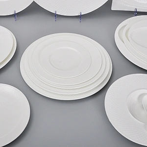 Factory high quality western style porcelain dinner set tableware microwave oven safe hotel white bone china dinnerware set