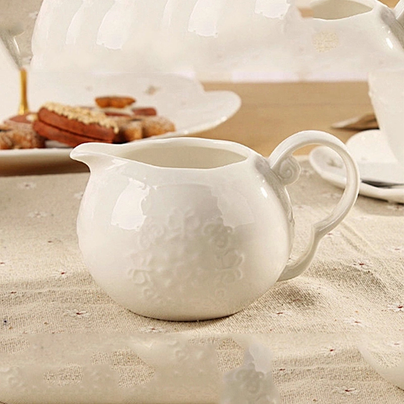 wholesale New Elegant hotel white ceramic milk jug