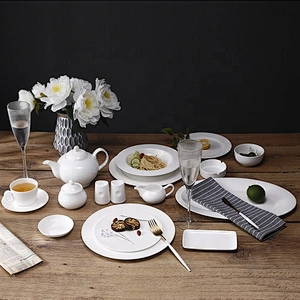 P&T Royal Ware Ceramic Wholesale Price Luxury High Quality Hotel Bone China Dinnerware Set