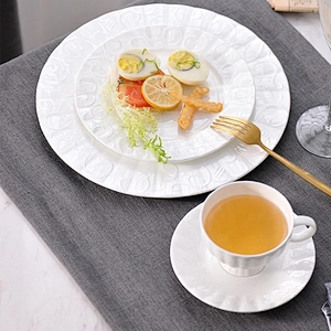 P&T Royal Ware custom chaozhou white round embossed bone china ceramic dinner plates for restaurant