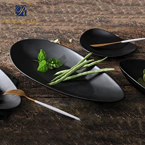 wholesale European glazed hotel triangle shape restaurant black dishes