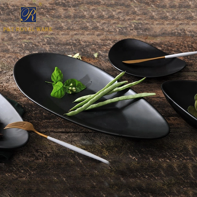 wholesale European glazed hotel triangle shape restaurant black dishes