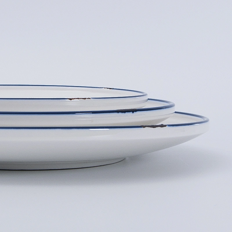 Custom Logo Cheap Unique Design Blue Edge Round Flat Restaurant Ceramic Plates Dishes