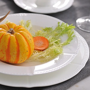 manufacturer wholesale custom hotel chinaware bone china embossed porcelain dinner plate