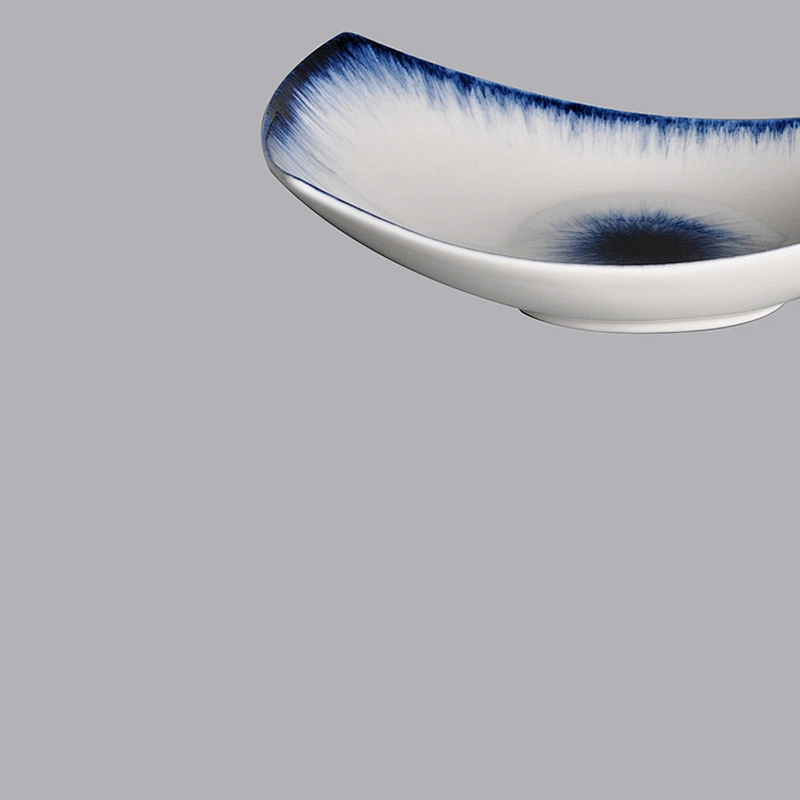Japanese Tableware Leaf Boat Shaped Ceramic Dinner dessert dish Plate For Restaurant