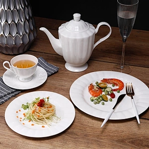 White bone china dinnerware dinner set for restaurant hotel