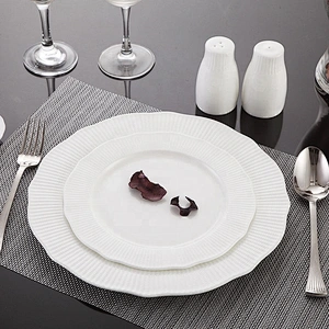 Wholesale White Crockery Bone China Restaurant Tableware Luxury Ceramic Dinnerware Sets