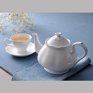 P&T Royal Ware wholesale elegant European style white ceramic teapot for restaurant