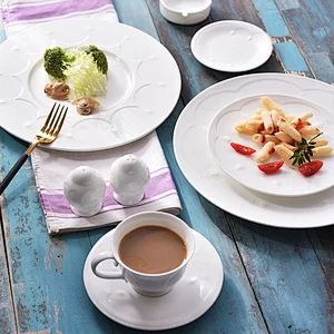 Wholesale Personalized Royal White Restaurant Bone China Tea Cups And Saucers