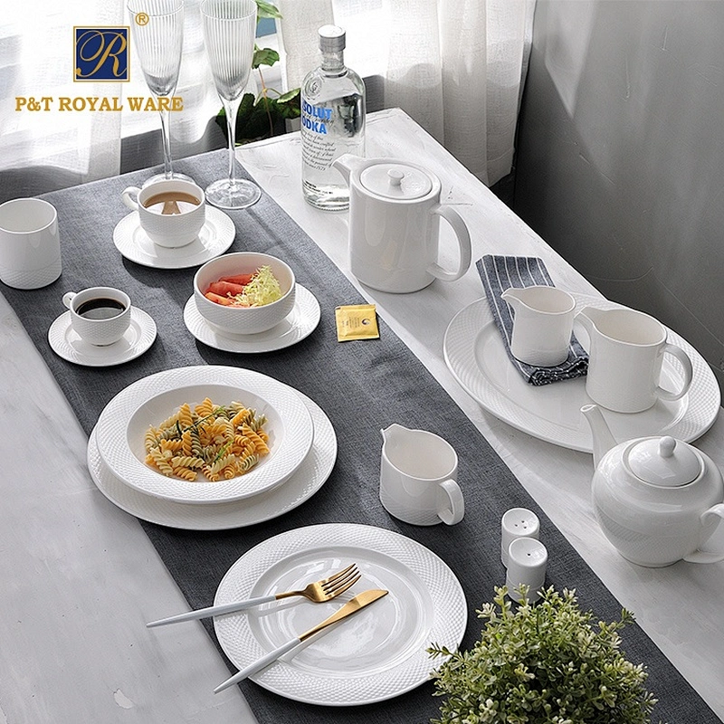 wholesale high quality 2020 elegant hotel hall banquet catering crockery set white porcelain dinner set crockery dinner sets