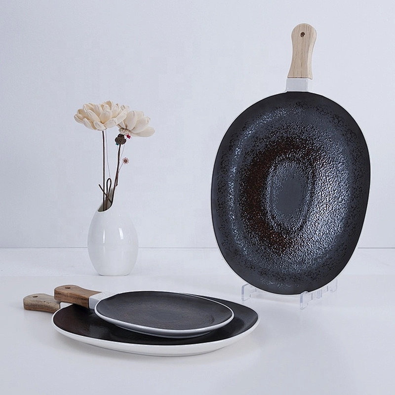 new design irregular glazed matte catering restaurant flat steak ceramic plate with wooden handle