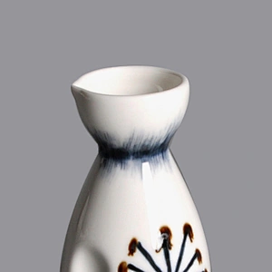 wholesale restaurant hotel japanese style porcelain wine jug ceramic sake bottle