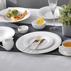 P&T Royal Ware custom modern round white hotel porcelain plate