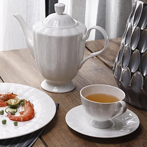 Luxury White Western Style Bone China Tableware Dinner Set Dinnerware